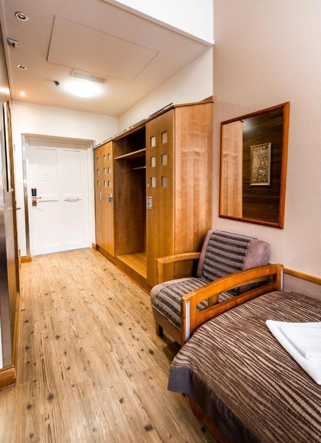 Hotel Kruunupuisto プンカハルユ エクステリア 写真