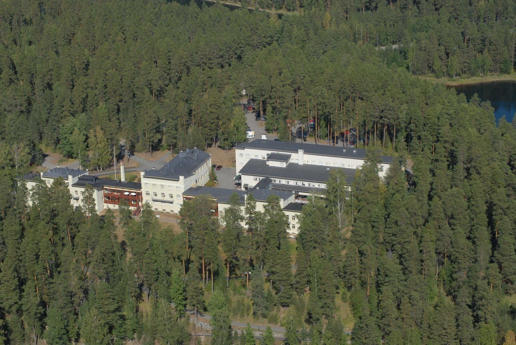 Hotel Kruunupuisto プンカハルユ エクステリア 写真