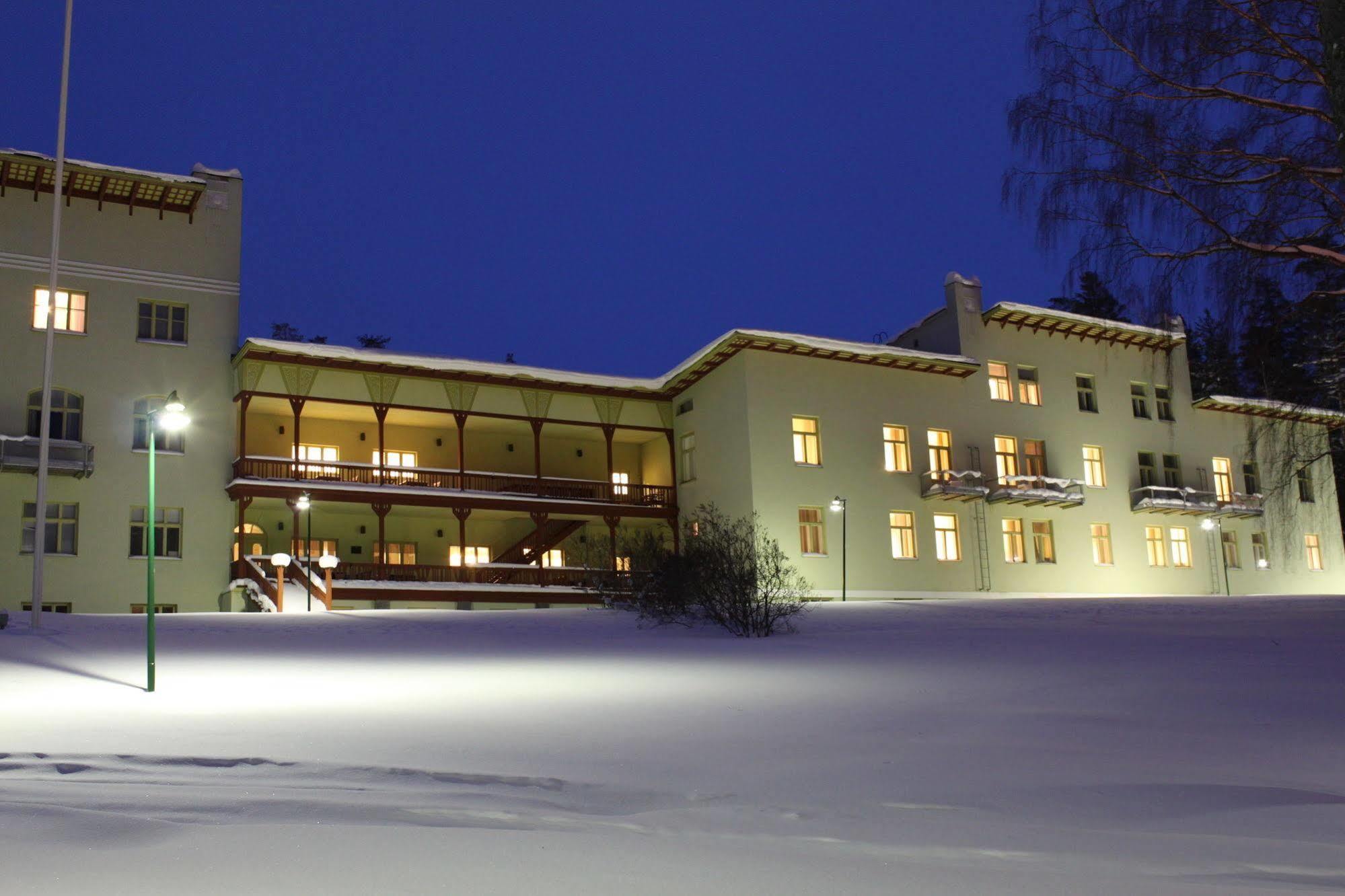 Hotel Kruunupuisto プンカハルユ エクステリア 写真