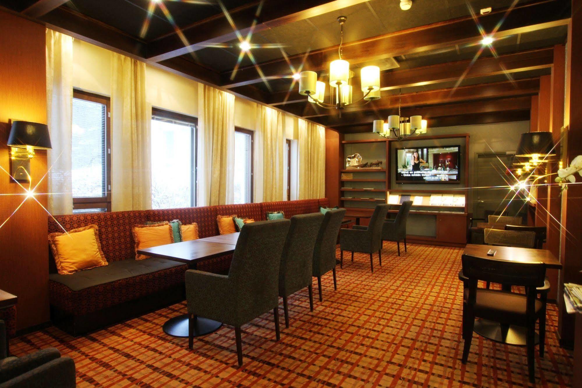 Hotel Kruunupuisto プンカハルユ エクステリア 写真